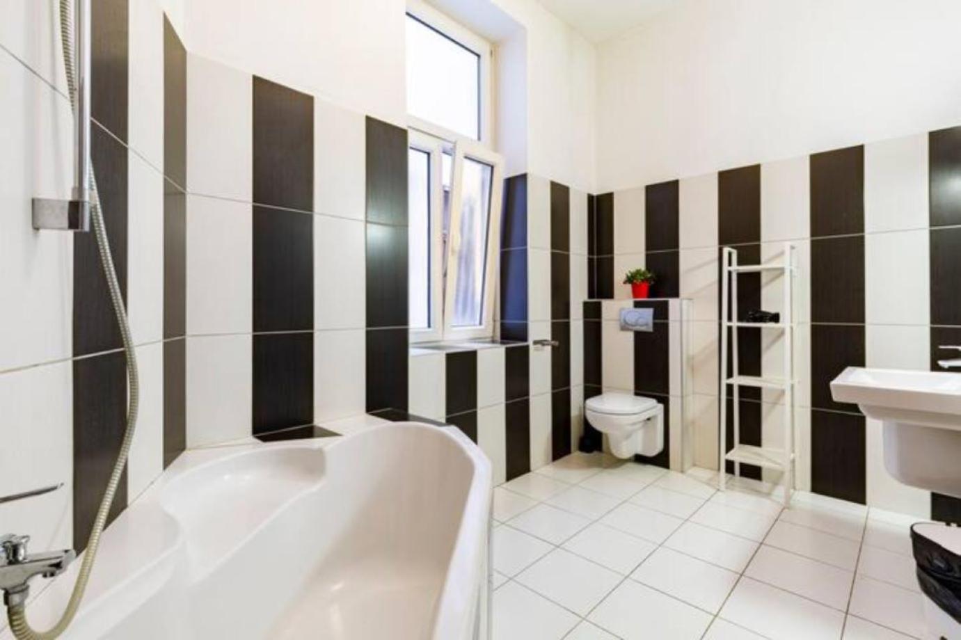 Bourgeois Elegance In The Heart Of Budapest Bagian luar foto