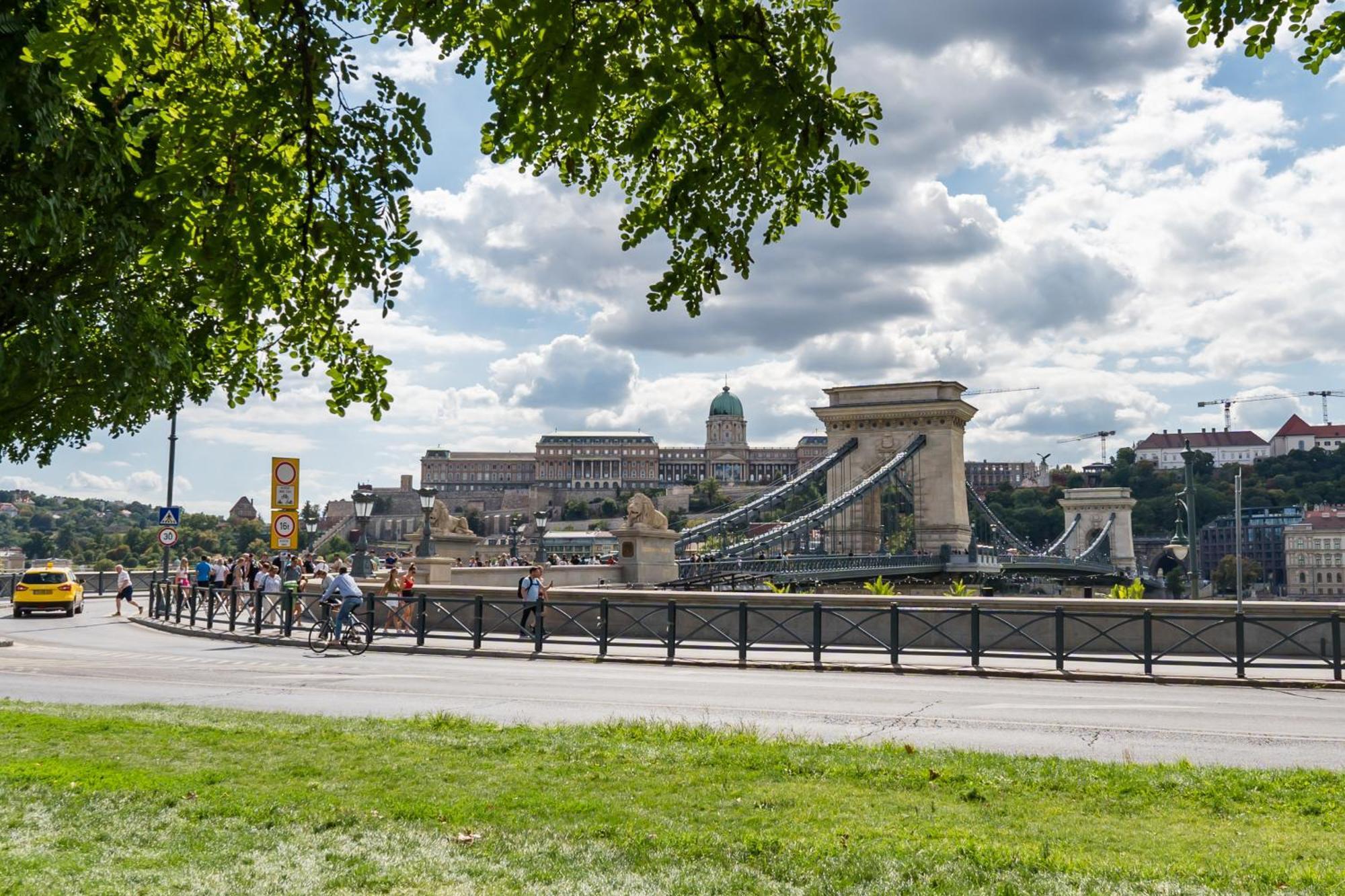 Bourgeois Elegance In The Heart Of Budapest Bagian luar foto